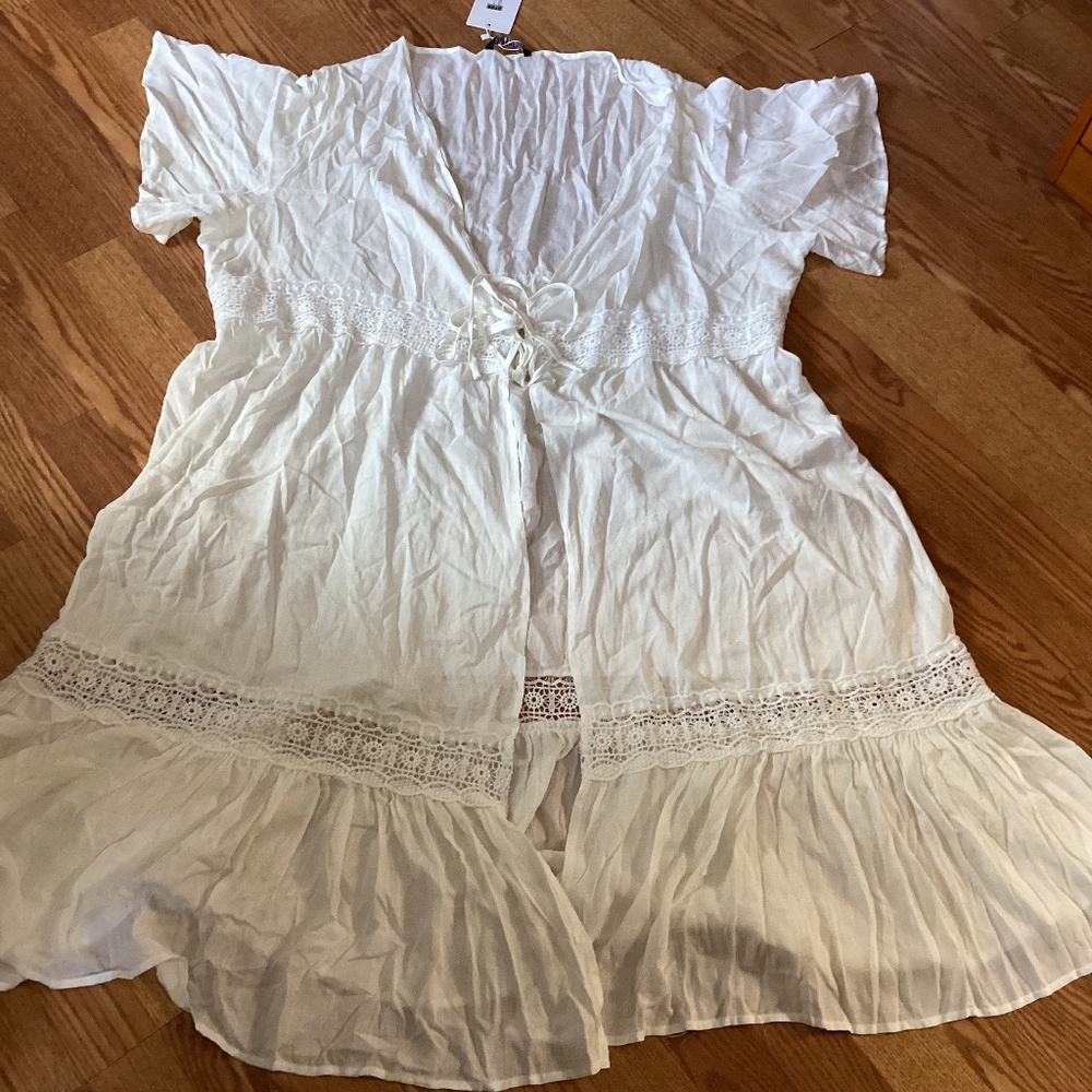 BloomChic Cream Crochet Trim Tie Waist Flutter Sleeve Kimono  3X (22~24)